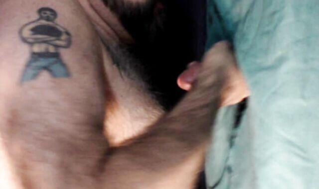 GH#17 Married boy from Grindr faps off at Glory Crevasse