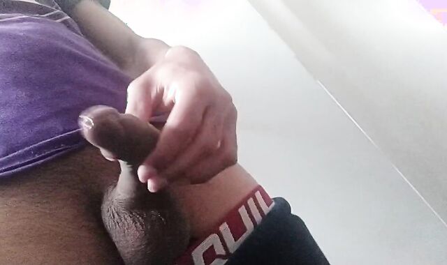 Jovencito latino Rica Paja, lluvia dorada y leche