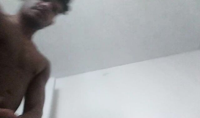 Jovencito latino Rica Paja, lluvia dorada y leche