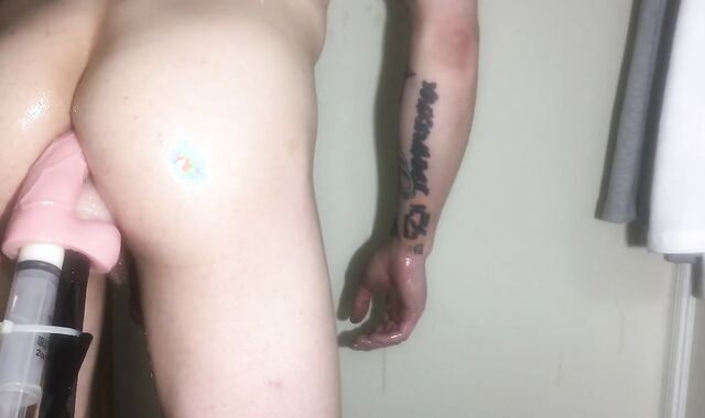 Twunk butt pummeled & dual foray by pound-a-thon machine! CreamPied