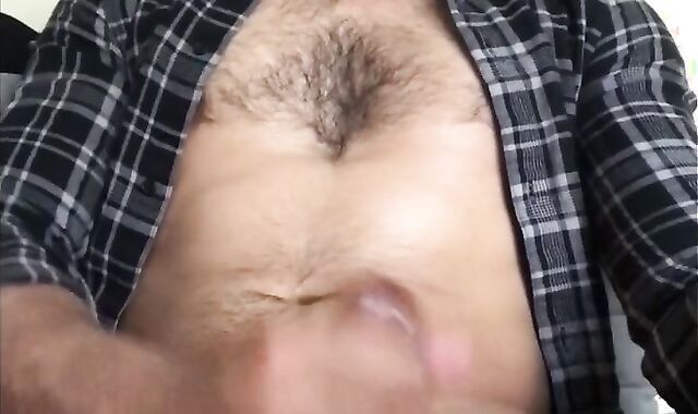 Latin Dad Shoots Immense Stream