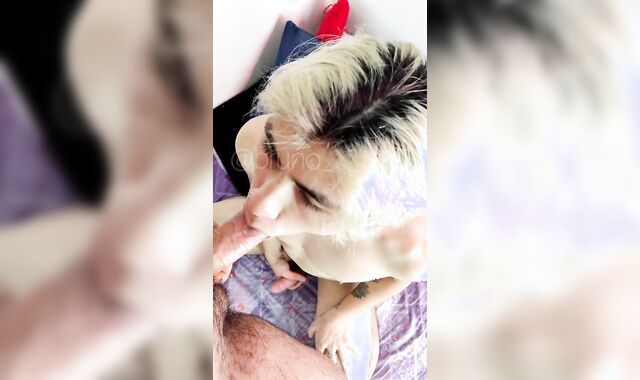 Cub rip up young silver-light-haired's hatch