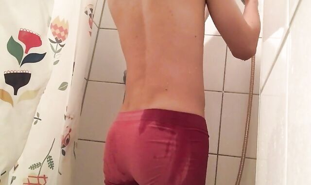 fellow Shower wank off and jism / moist underwear