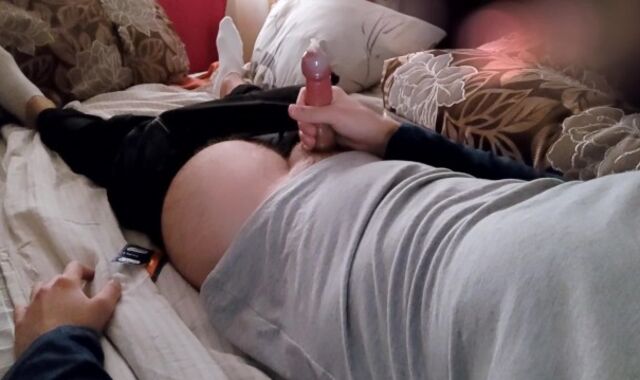 After workout teenager guy decided to jerk off with a enjoy mitten on