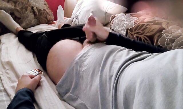 After workout teenager guy decided to jerk off with a enjoy mitten on