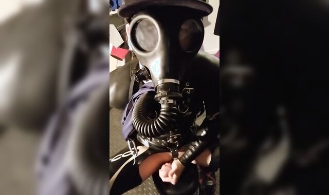 Wetsuit Harness Gasmask Fat Double Spunk-Shot!