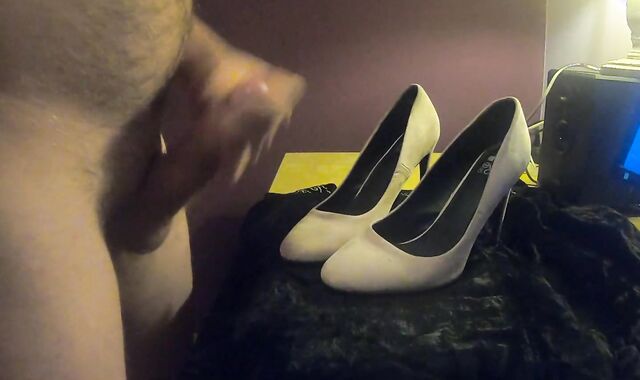 Spunking on some nude high-heeled boots