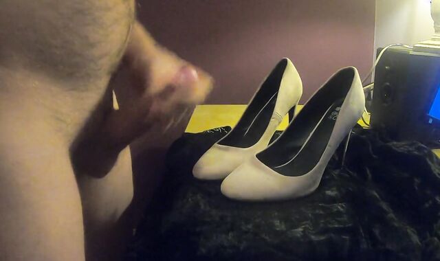 Spunking on some nude high-heeled boots