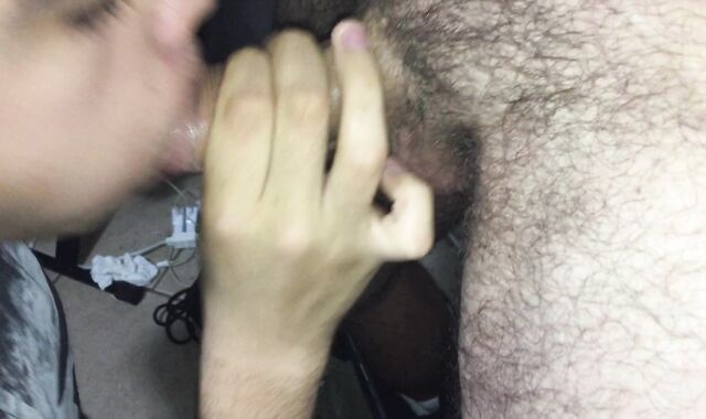 Joey Tanner deep-gullets 2 spears