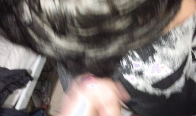 Joey Tanner deep-gullets 2 spears