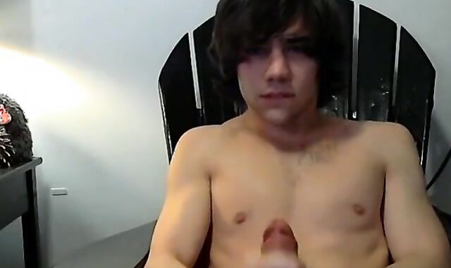 Youthfull and ample dicked amateur Zack Randall milks solo