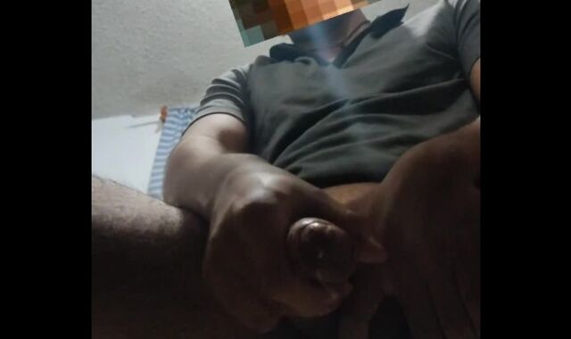 20-year-older stud with 22 cm ejaculates on your face!