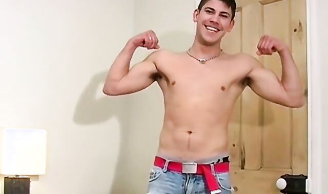 British amateur Luke faps solo and ejaculates on himself