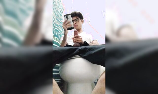 Late Night Masturbate Seeing Porno On My Smartphone