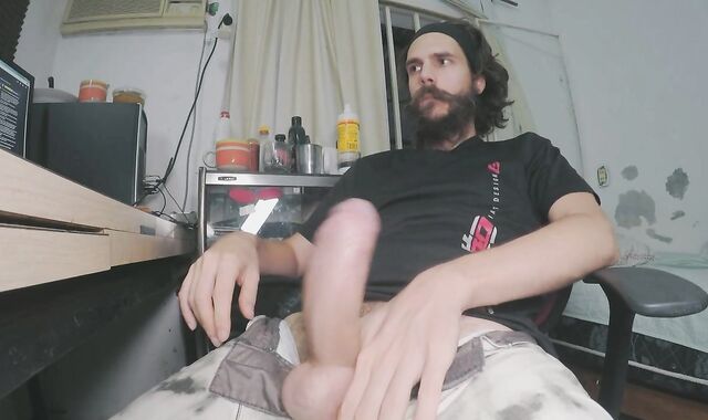 valium plays with his meaty cumbot and wool decorated bum