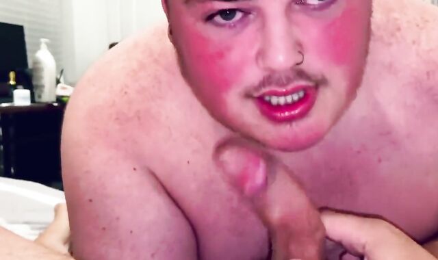 Fellating hubbies meatpipe