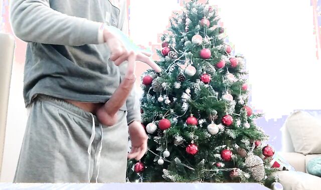 ????????❄Merry Christmas Supah-Killer Fellow in Jimjams Masturbates Off in Front of the Tree! Santa Claus I Want A Bi