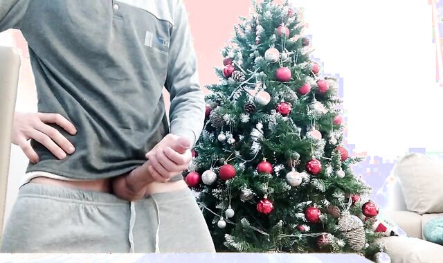 ????????❄Merry Christmas Supah-Killer Fellow in Jimjams Masturbates Off in Front of the Tree! Santa Claus I Want A Bi