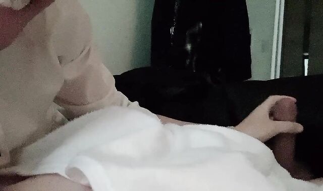 [BL] A mind-deepthroating member of society who makes a palm job while bullying a friend's morning standing dic