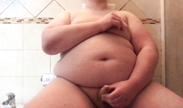 Plus-Size nubile getting off