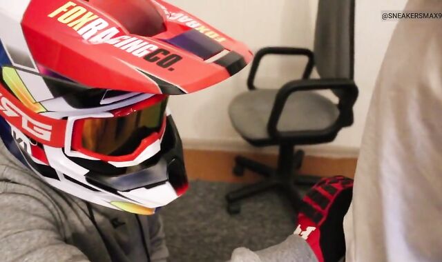 Gearhead in mxhelmet deep blowing sausage