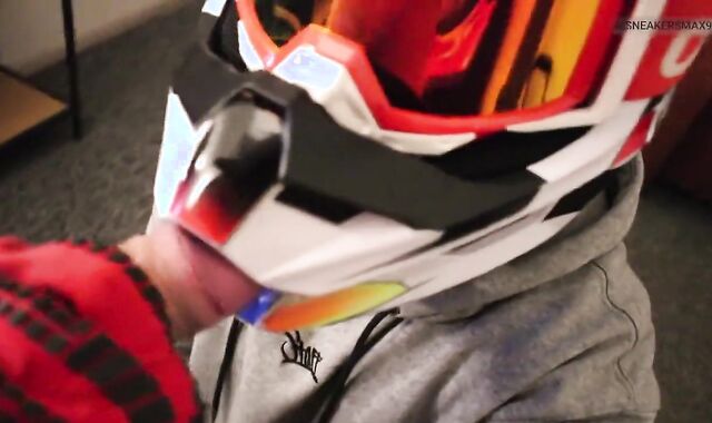 Gearhead in mxhelmet deep blowing sausage