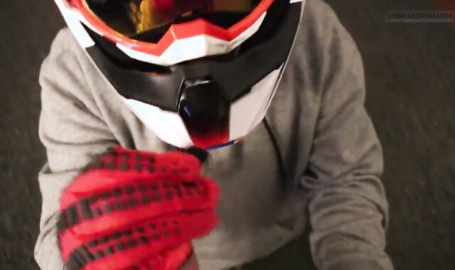 Gearhead in mxhelmet deep blowing sausage