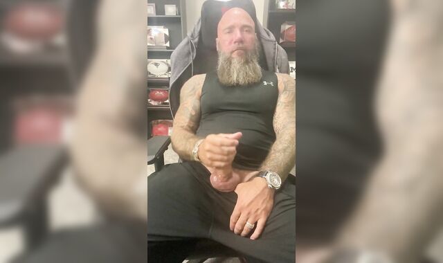 Getting off after my workout!