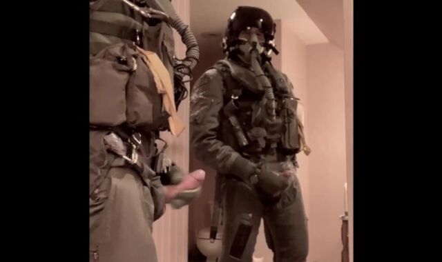 Ultra-Crazy Hornet Horns Himself