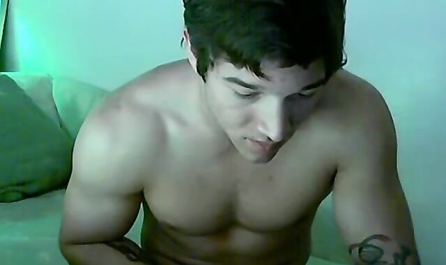 Supah-Killer youthfull jock Jizzy McBone jerks firm sausage solo