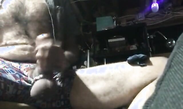 Smoke & stroke and jizm! Yum!