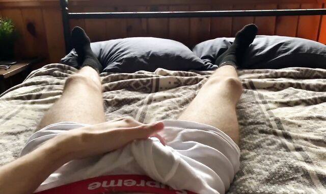 Raw twunk bellows jacking on phat meat (yam-sized cash-shot)