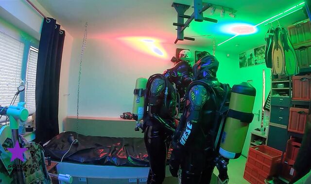 Full enjoy mitten breathplay pummel