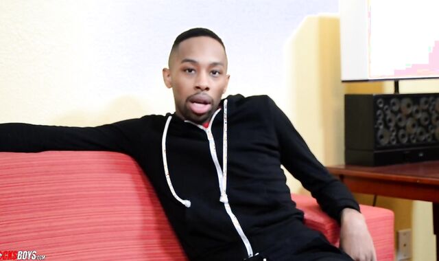 Erik Edmunds Pulled That Yam-Sized Booty Schlong Out and Shot a Torrid Load