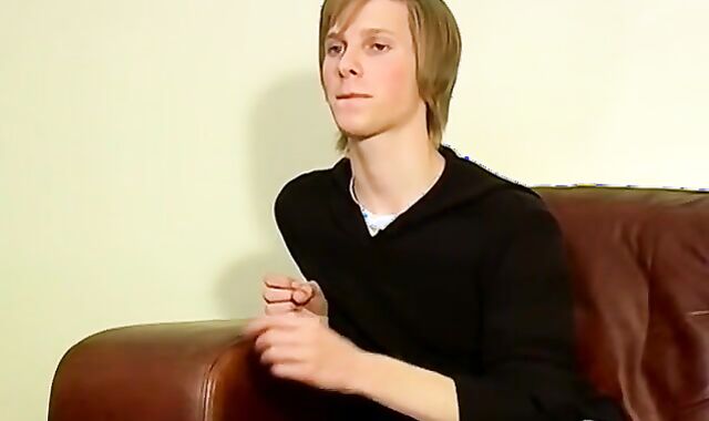 Feminine fag Mike Andrews drains solo after dialogue