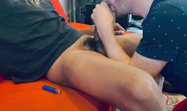 Twitter aficionado comes by to get some mouth and feed me nads