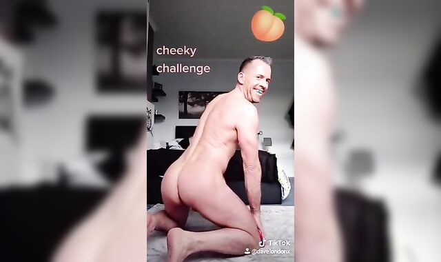 Naked stud jizzing on tiktok