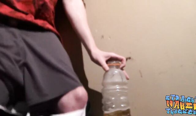 Gay-For-Pay bad guy Jonas Taylor ends off while tugging off solo