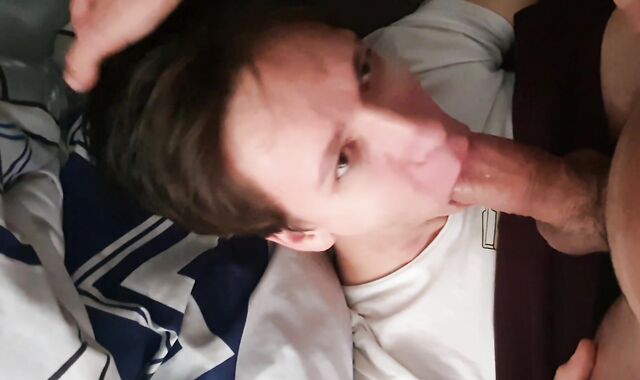 Twunk deep throating roommate's meaty schlong