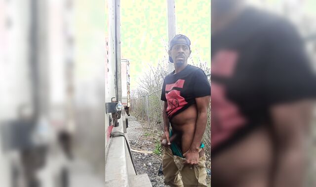 Being a car driver delivering explosions can get pretty boring so I decided to pull out my own in public