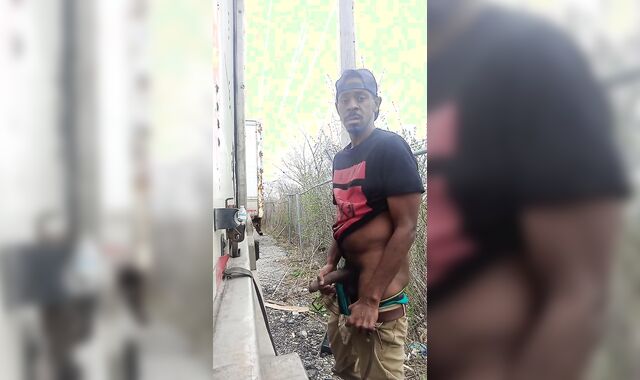 Being a car driver delivering explosions can get pretty boring so I decided to pull out my own in public