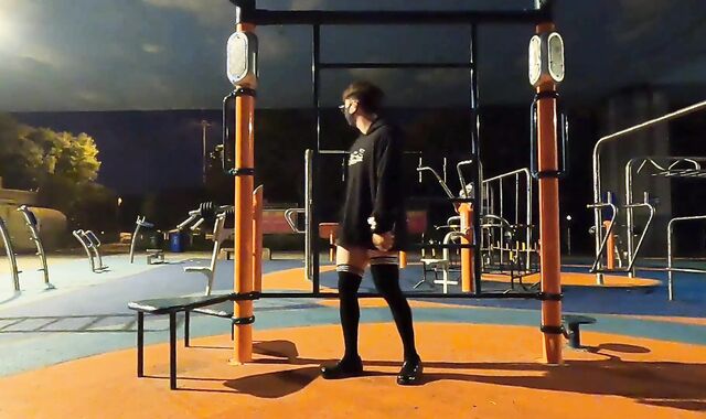 Dude in stockings masturbate in the park, boinked by a passing runner (Part 1)