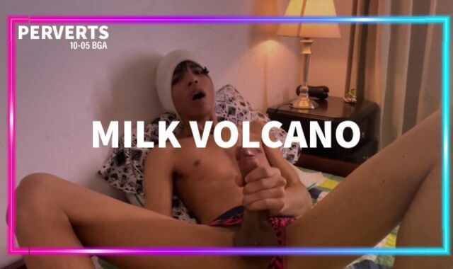 ISAK DEMONSTRATES US HIS BUM AND THEN HIS GIANT 23CM PECKER