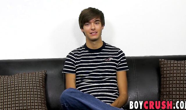 Supah-Ultra-Cute tiny Jason Steel draining while finger-kittling his culo