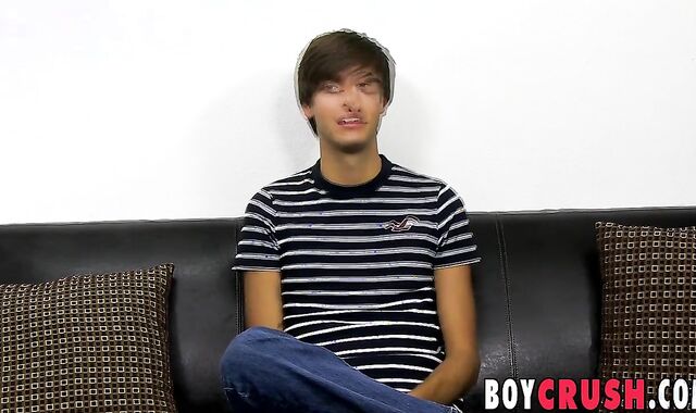 Supah-Ultra-Cute tiny Jason Steel draining while finger-kittling his culo