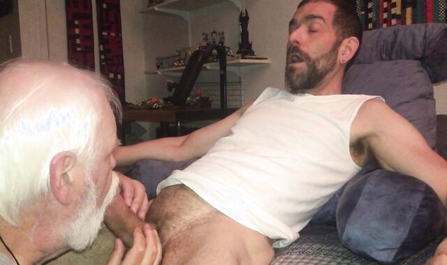 Adoring the magnificent Spear of "the boy next door". Highly First-Ever 45 mins of session, no cum.