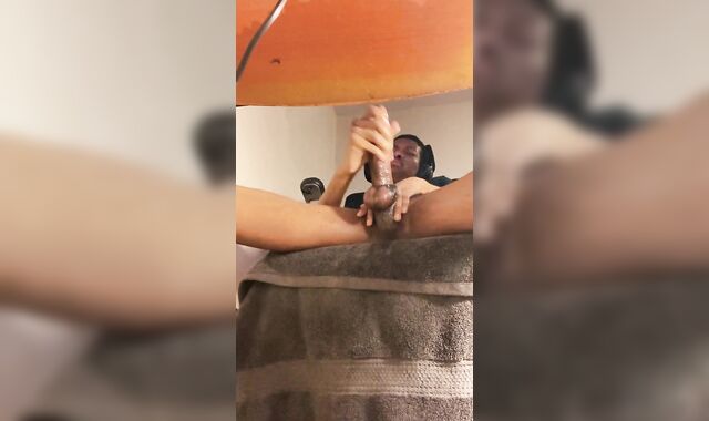 Quick Wordy Bate While Eyeing Robby Echo ????