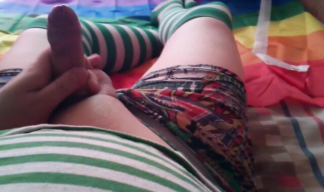 Мастурбация в чулках 2