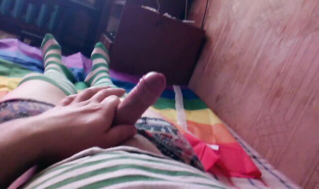 Мастурбация в чулках 2