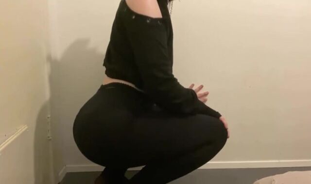 ᴊᴜsᴛ sʜᴏᴡɪɴɢ ᴏғғ ᴍʏ ᴛʜɪᴄᴄ ᴀss ᴏʀ sᴏᴍᴇᴛʜɪɴɢ, ɪ'ᴍ ɴᴏᴛ sᴜʀᴇ.